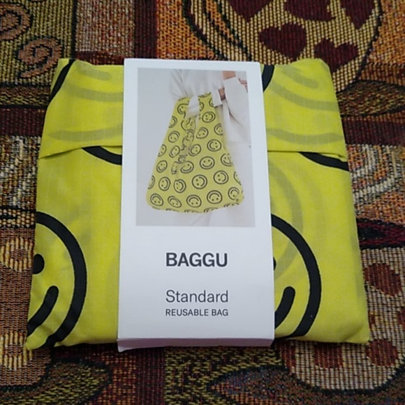 baggu smiley face